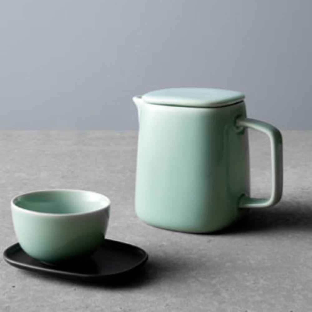 New Alessi for Delta Airlines First Class Lidded Teapot by Kristiina Lassus